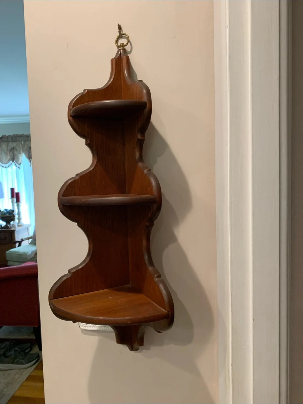 Vintage three-tiered wooden corner wall shelf curio scalloped edge solid wood
